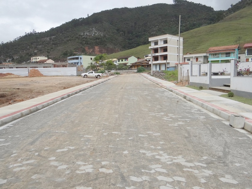 Pavimentação na comunidade de Vila Esperança