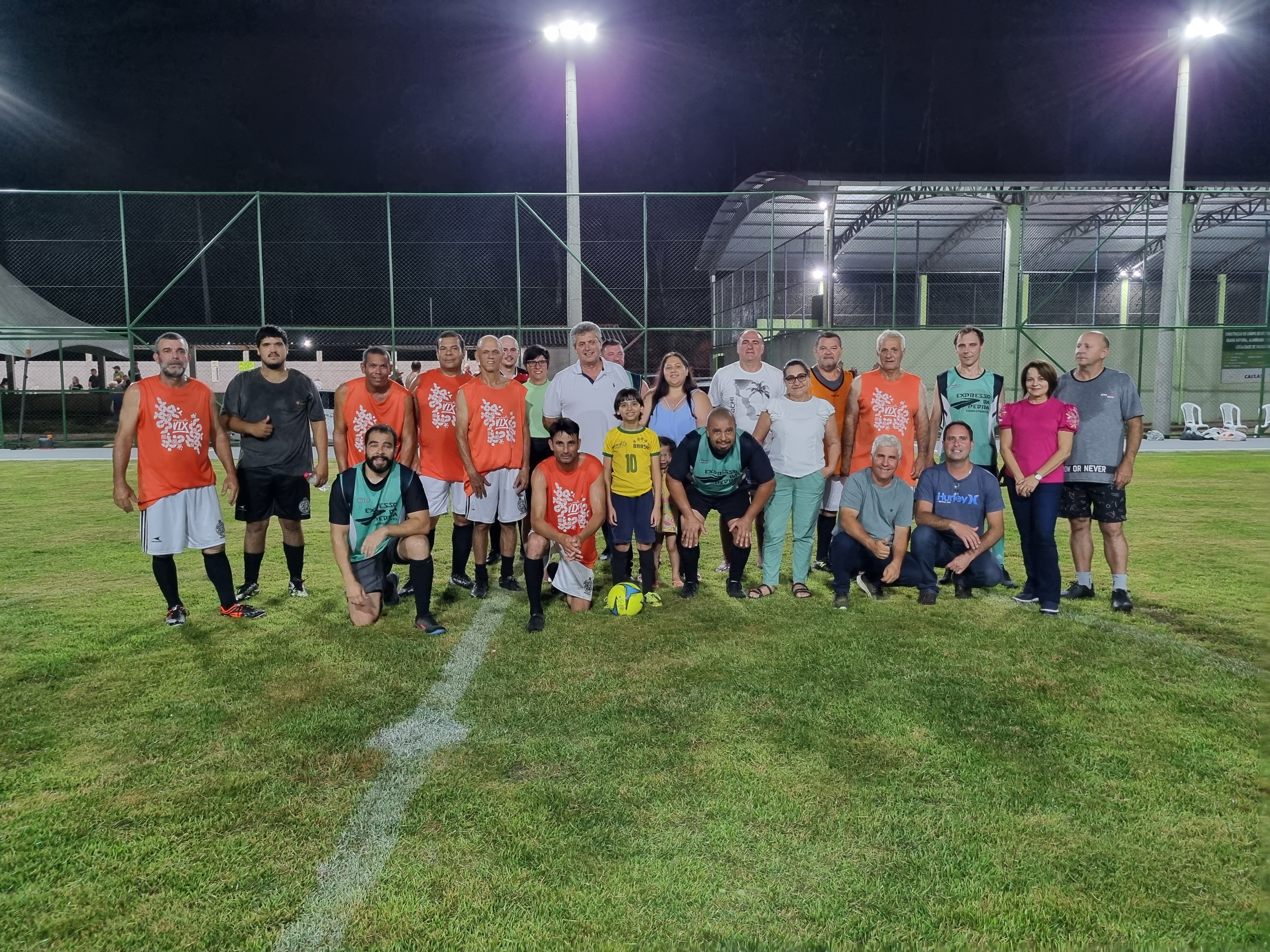 Campo Society de Vila Esperança é inaugurado pela Prefeitura