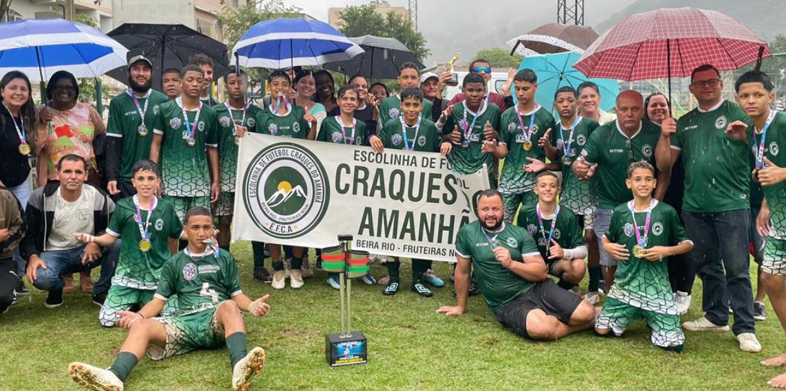 Escolinha Craques do Amanhã conquista o título da Copa Popular 2023 na categoria Sub-14
