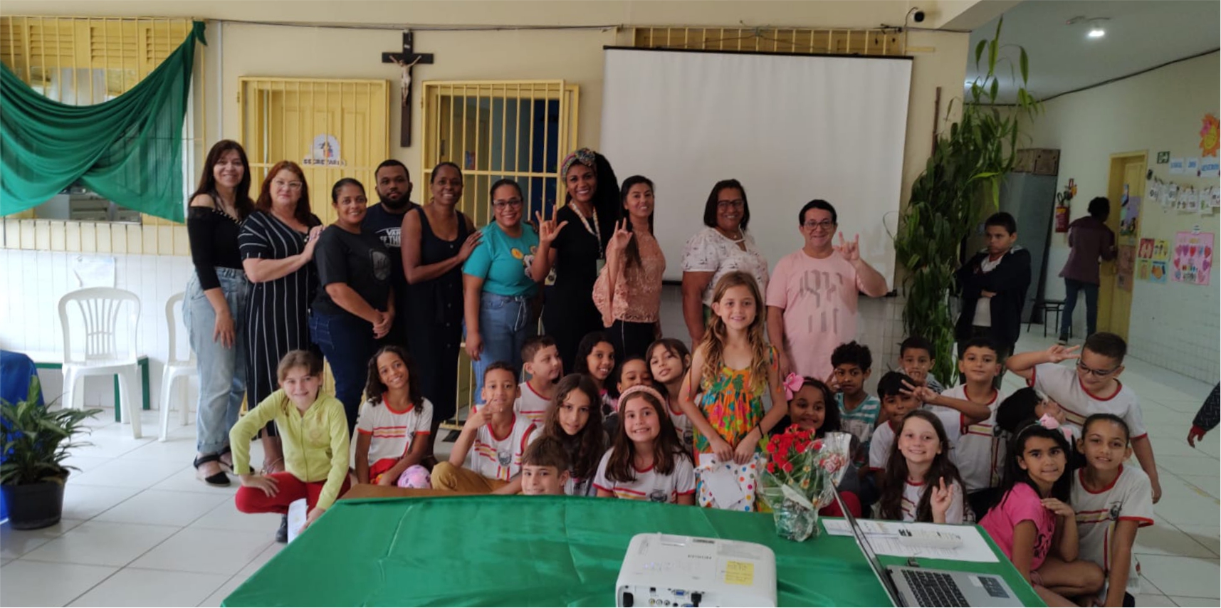 Escola de Vargem Alta realiza evento no Dia Nacional do Surdo