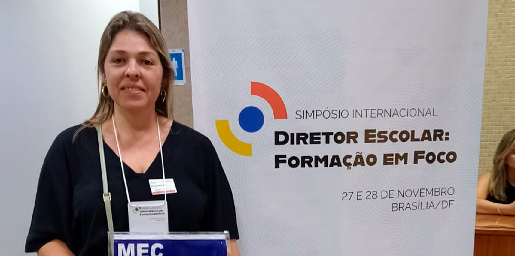 Servidora da Secretaria de Educação de Vargem Alta participa de seminário internacional para aperfeiçoamento