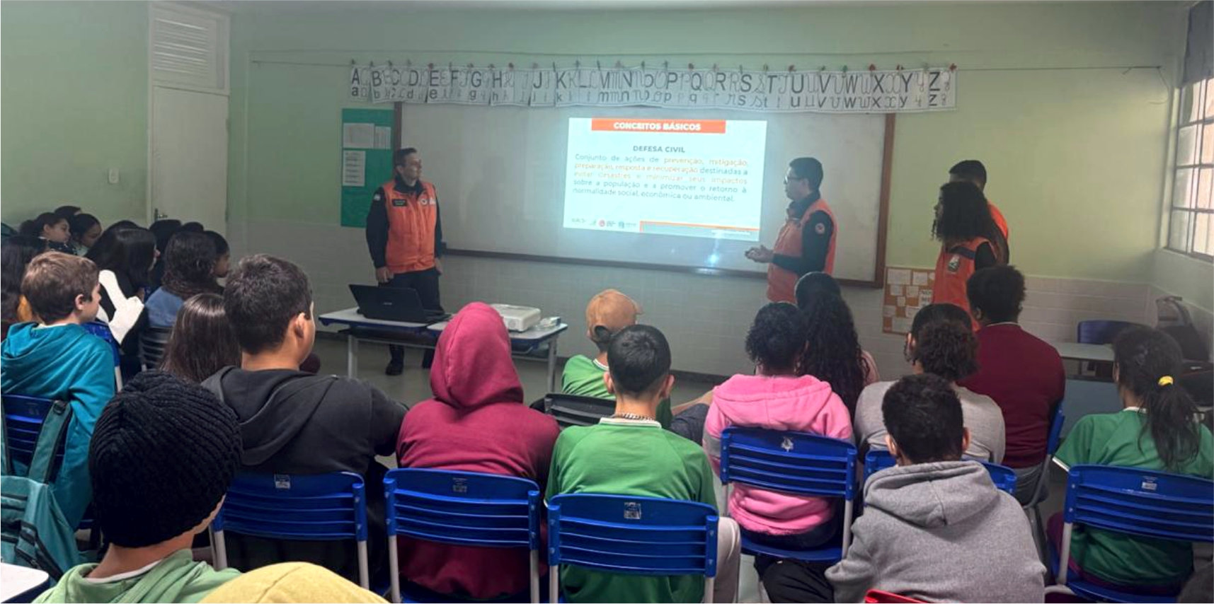 Alunos da EMEB Pedro Milaneze Altoé participam de palestra sobre prevenção em situações de desastres