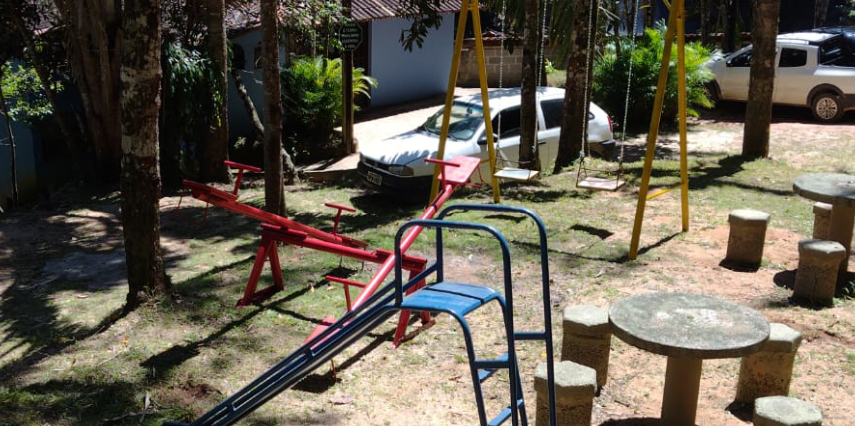 Instalação de playground amplia área de lazer na Cachoeira do Caiado