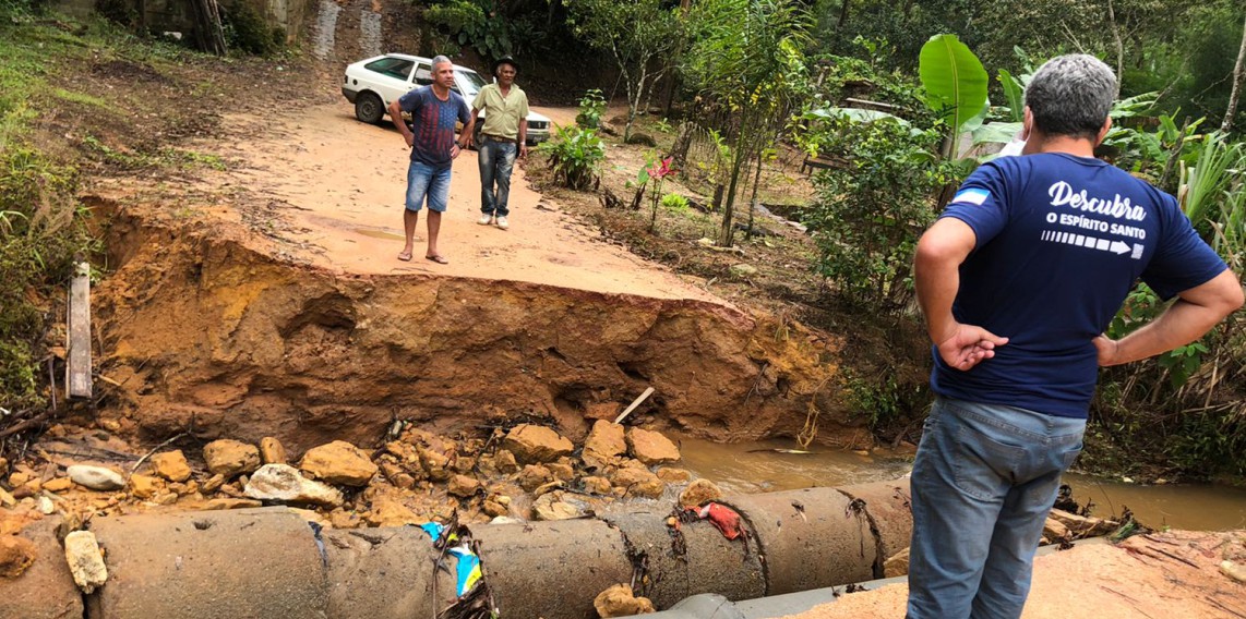 Chuvas voltam a fazer estragos em Vargem Alta e deixa moradores sem acesso