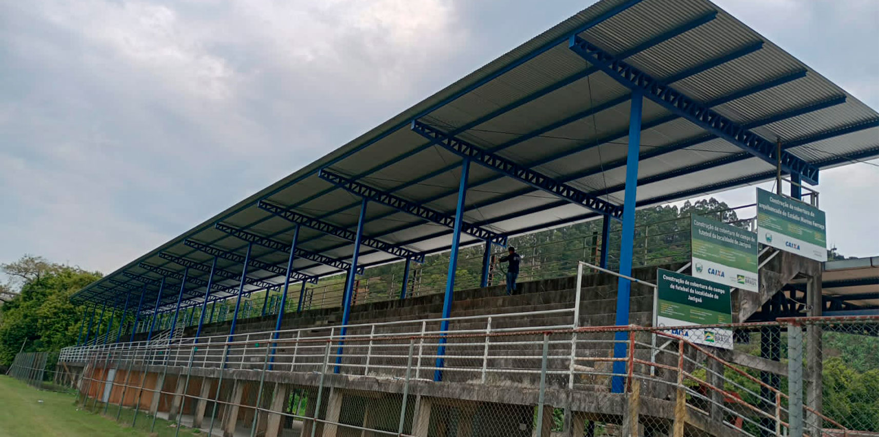 Estádio Marcos Ferraço em Jaciguá agora conta com arquibancada coberta