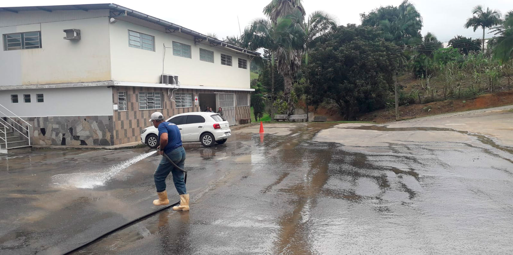 Secretaria de Obras e Serviços Urbanos de Vargem Alta intensifica as atividades de limpeza no município