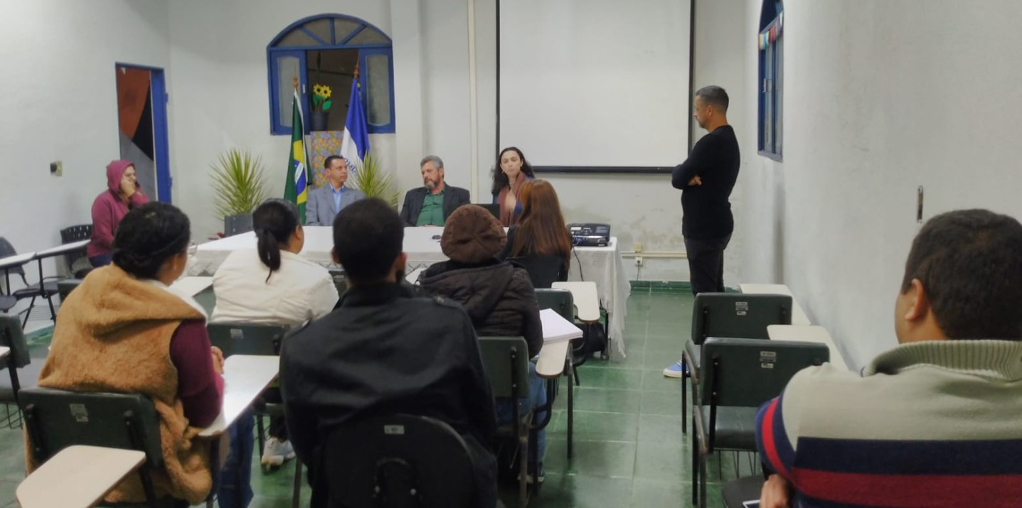 Polo UAB de Vargem Alta realiza aula inaugural do curso de pós-graduação em Metodologias e Práticas para o Ensino Fundamental