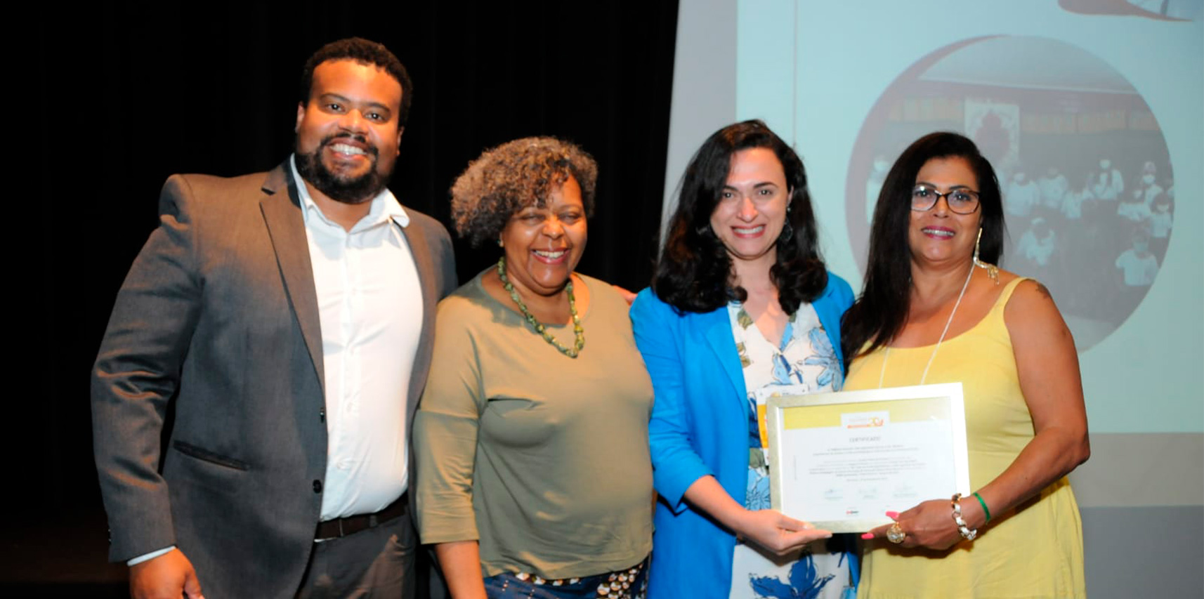 Vargem Alta recebe prêmio Educar 2022 pelo projeto “No chão da escola quilombola: o (re)significar do Projeto Político Pedagógico da Escola de Pedra Branca”