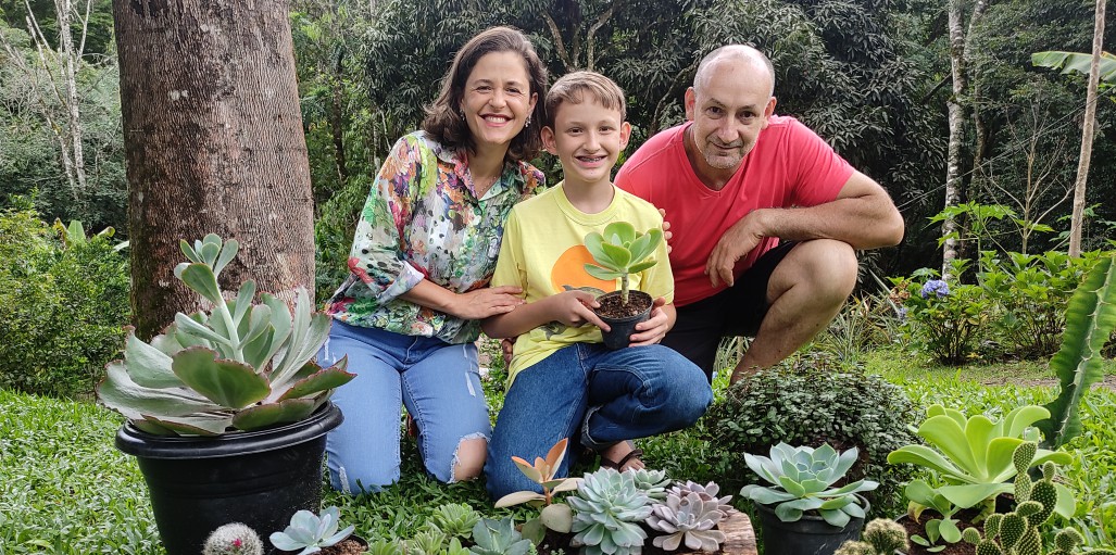 Jovem empreendedor que vende suculentas e cactos é destaque em Vargem Alta