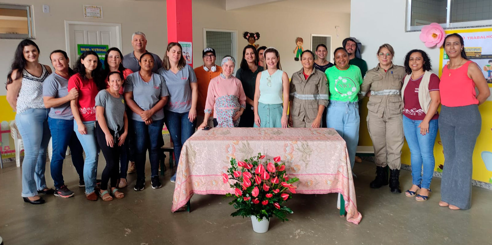 Alunos da CMEI Assumpta Altoé Milaneze são apresentados a diversas profissões durante a Semana do Trabalho