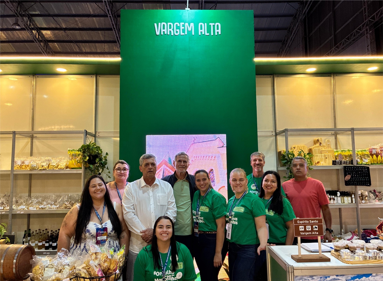 Vargem Alta marca presença na Feira dos Municípios 2026 com parceria da Agroaf e destaque para a Saíra-Apunhalada