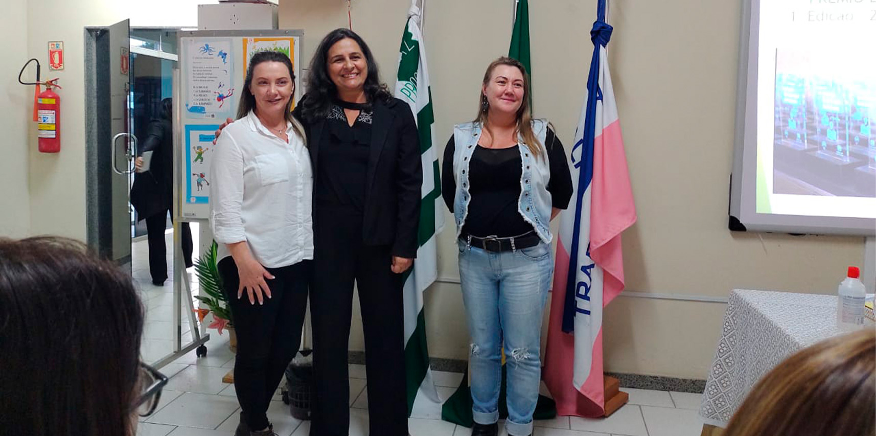 Representantes de Vargem Alta participam de encontro sobre boas práticas escolares em Jerônimo Monteiro